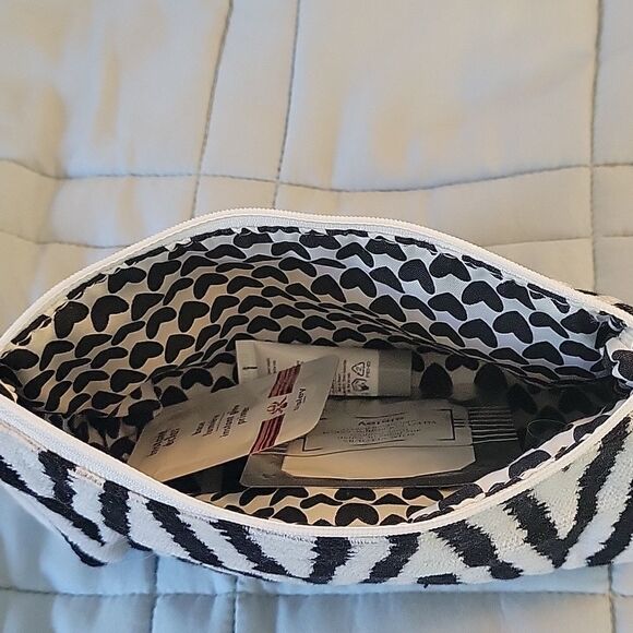 Sisley small makeup bag NWT and 4 Sisley samples - Picture 12 of 15
